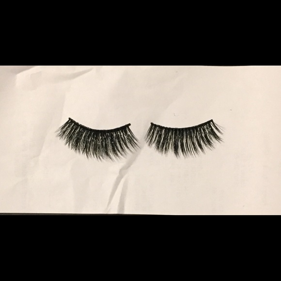 “Pretty” Mink eyelashes - Picture 2 of 2